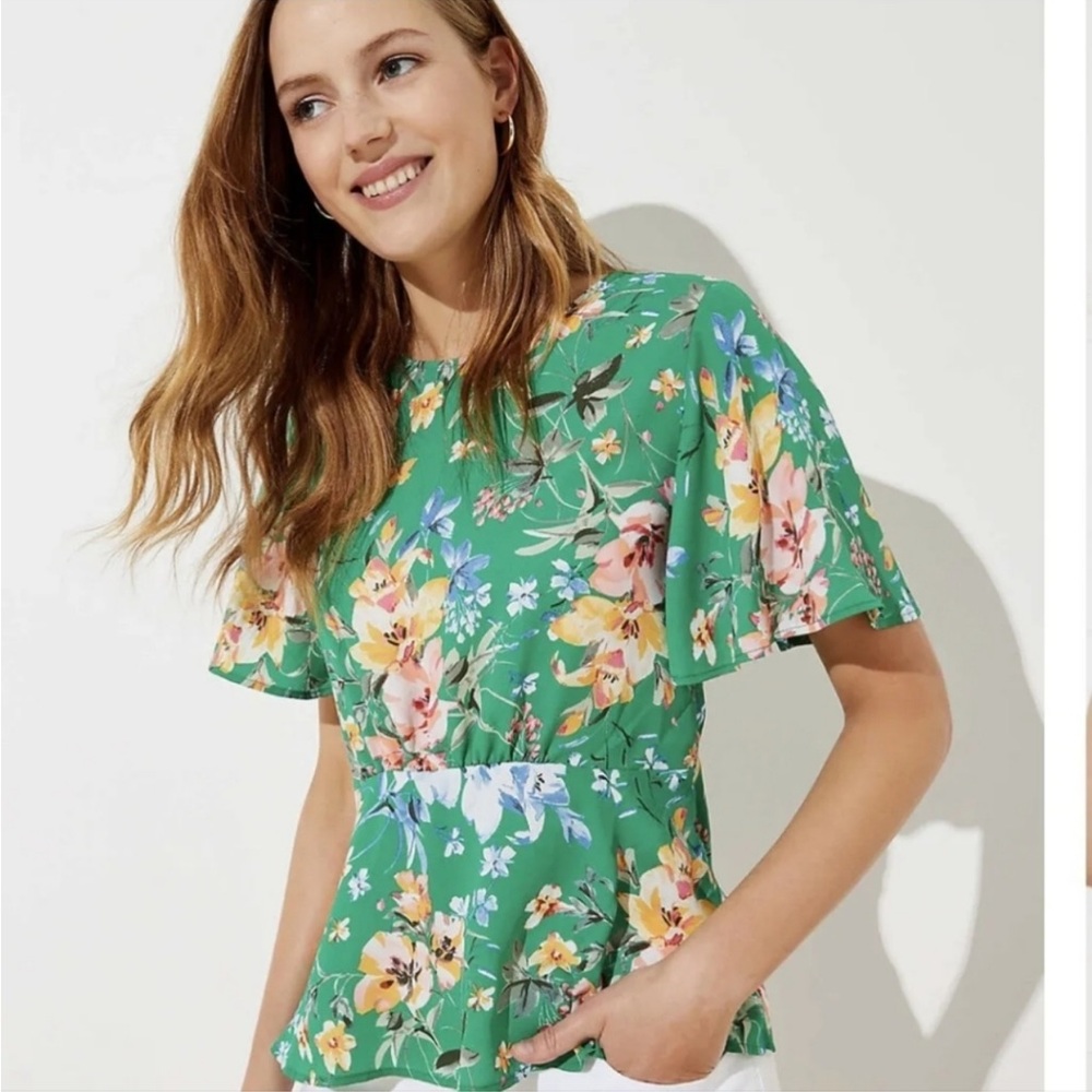 LOFT Womens Floral Green Peplum Top With Back Zipper Flutter Sleeves Size 6